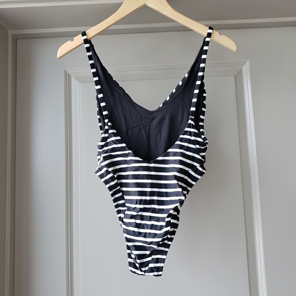 NASTY GAL Strip One Piece Swimsuit - Picture 3 of 8